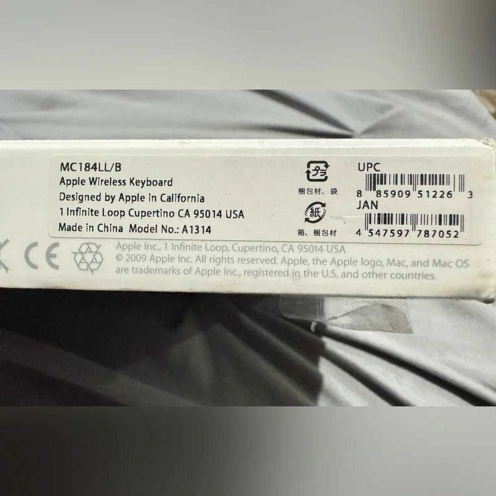 New Apple Wireless Keyboard Model A1314 New in box.